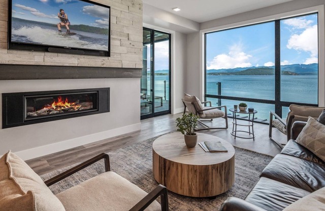 Seasons 8, All New Waterfront Condo. Great views, Rooftop bar and hot tub, marina, beach.