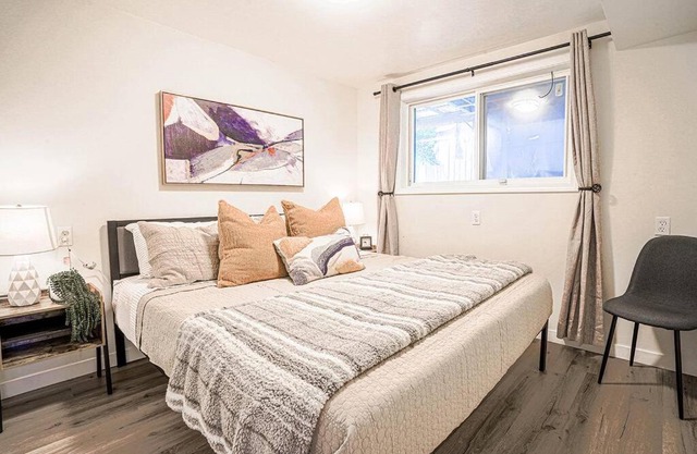 Seatac 2BR Lower Unit- 5 min to Airport