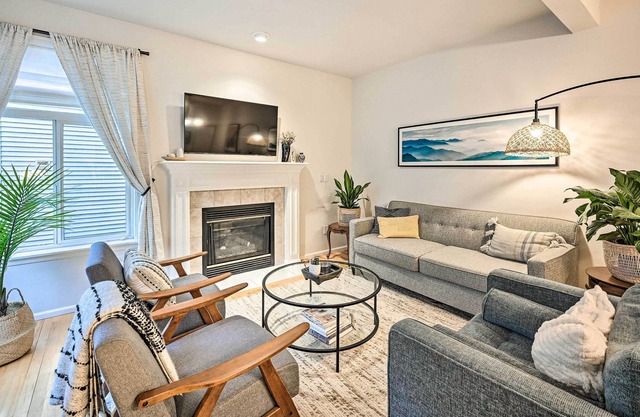 Seattle Townhome, Walk to Golden Gardens Park