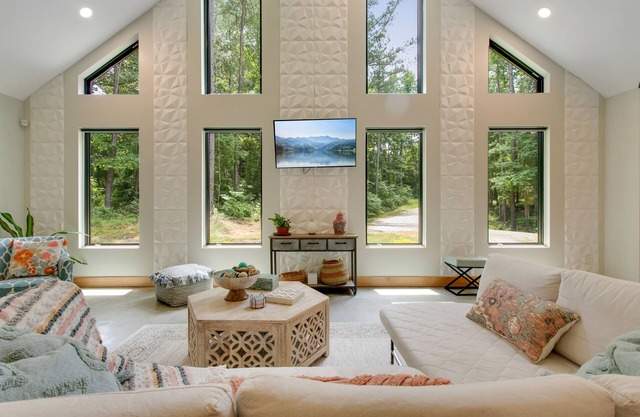 Secluded 5-Acre Waterfront view near Williamsburg
