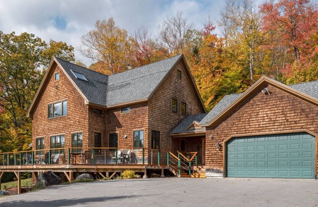 Secluded and Elegant - Mountain Retreat with peaceful Sunday River Road Setting