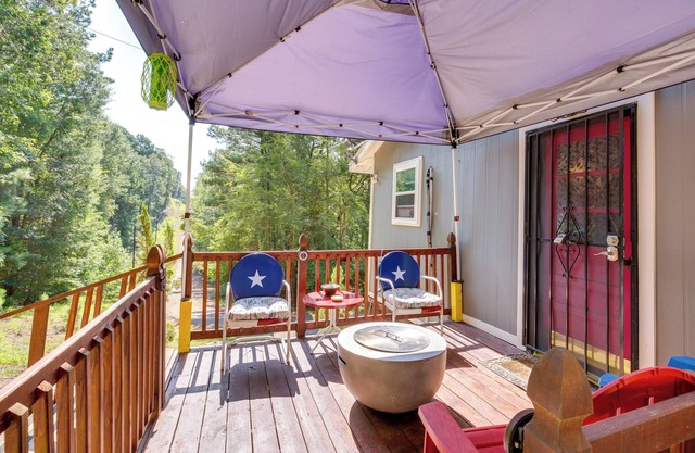 Secluded Avinger Cabin < 1 Mi to Lake O' The Pines