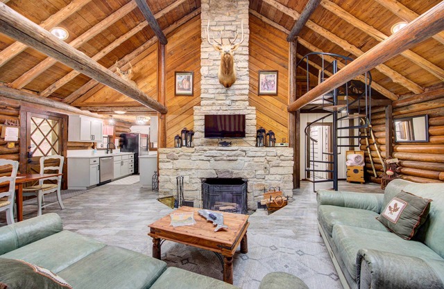 Secluded Beaver Lake Cabin w/Private Dock!