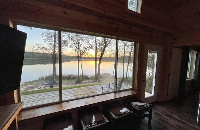 Secluded Cabin 1 directly on the lake