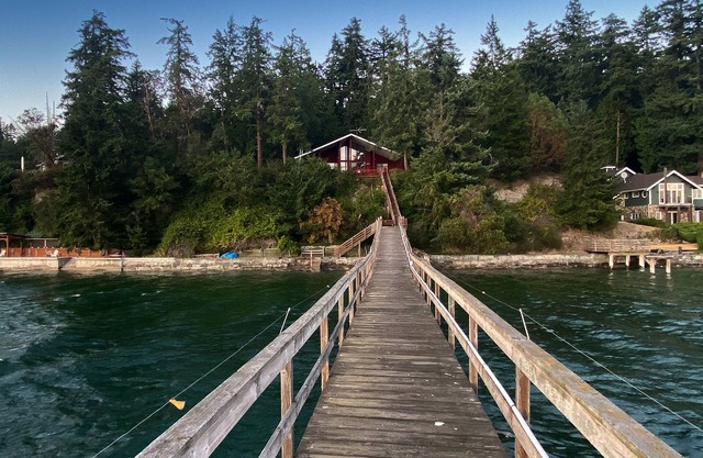 Secluded cabin on private beach