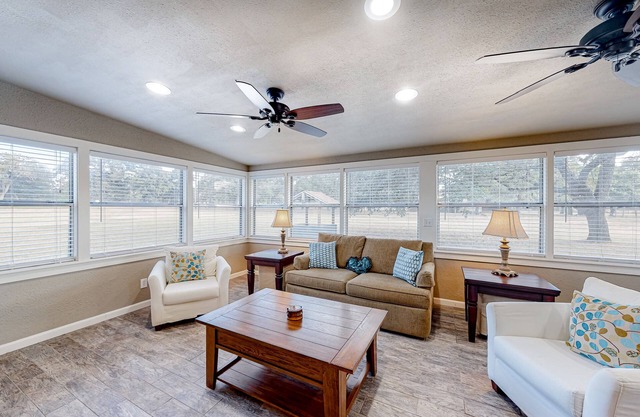 Secluded, Dog-Friendly Getaway w/Beautiful Views, a Large Yard, & Free WiFi