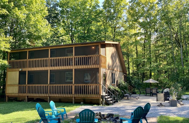 Secluded Family Cabin in the Woods, on Put-in-Bay!