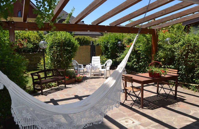 Secluded garden in a typical Southern Italy's house in villa-Fireplace&freeWiFi