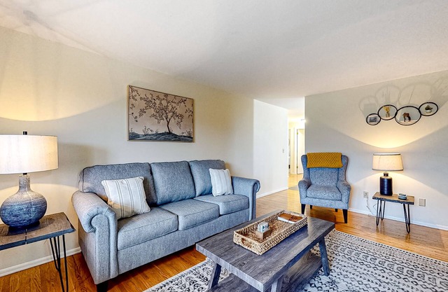 Secluded home with large deck, foosball table, & W/D - near skiing
