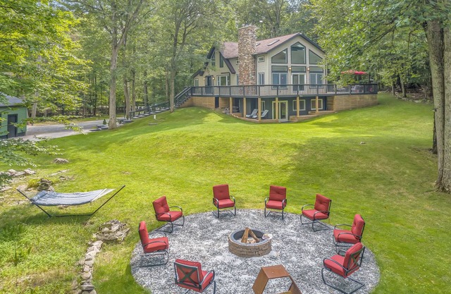 Secluded House by the Creek in charming Cresco