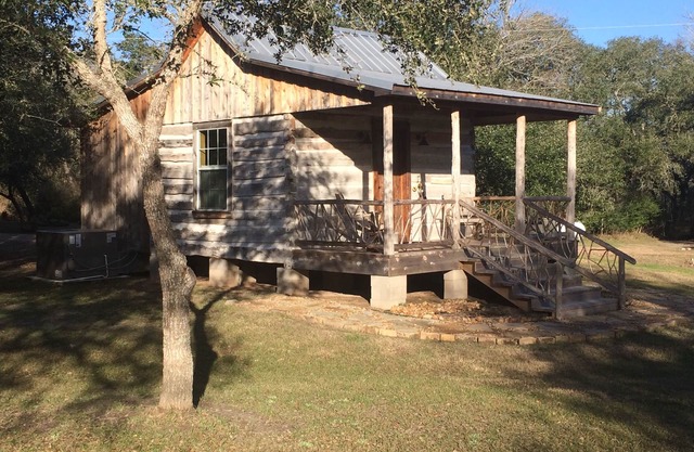 Secluded Log Cabin for Two in La Grange TX