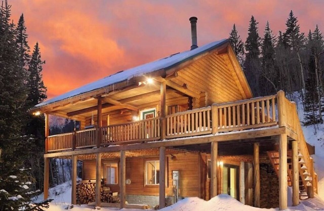 Secluded Log Cabin on 2 acres, backs to Pike National Forest, just 15mi to Breck