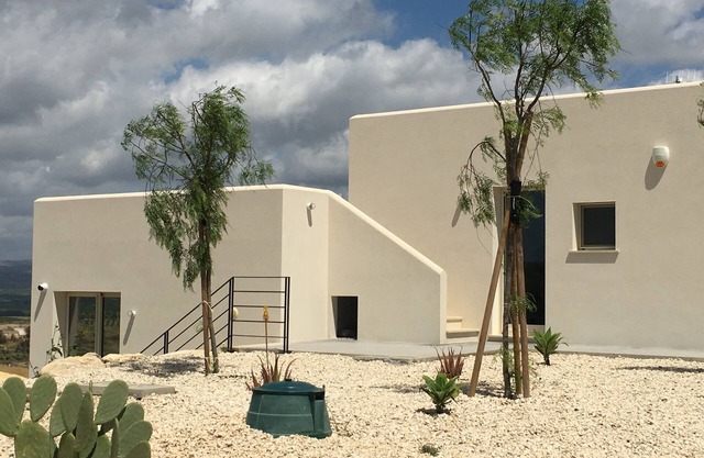Secluded Modern Villa with stunning country views , views of Noto and Etna
