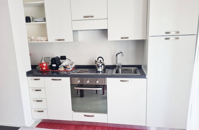 Second floor apartment with double bedroom, bathroom and living room-kitchen