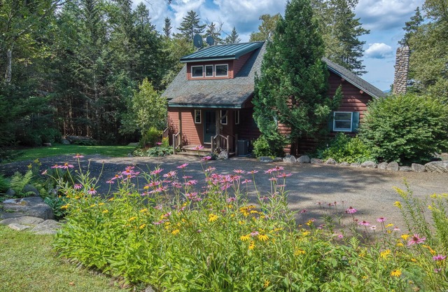 Second Wind - Private vacation home right on Mooselookmeguntic Lake