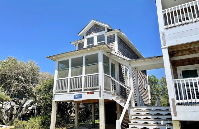 Secret Cedars: Soundfront, perfect kayaking or water activities.