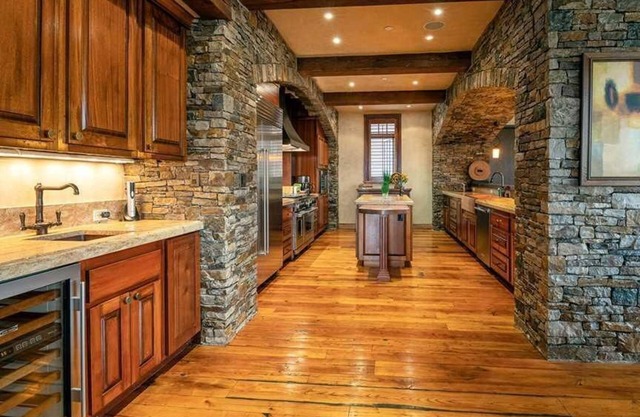 See Forever San Sophia 118-Exceptional four bedroom with unparalleled views