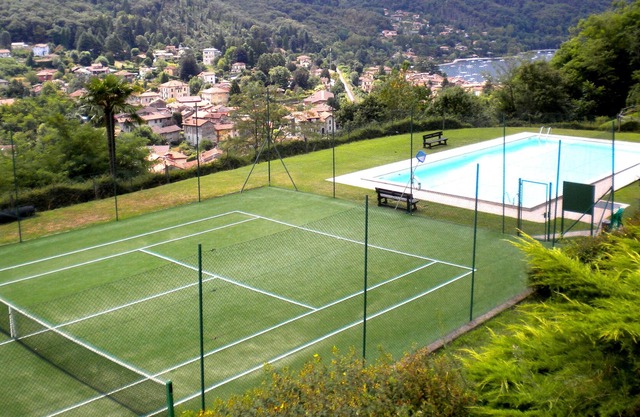 Seenahe, quiet 3-Zi.-Whg., Nice location with pool and tennispl. in Castelveccana