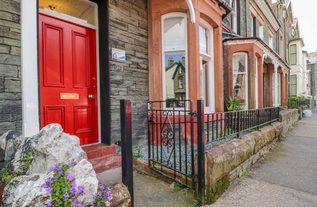 SEFTON HOUSE, family friendly, with a garden in Keswick