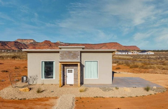 Sego Lily Loft I Near Zion l Pool I Pet Friendly