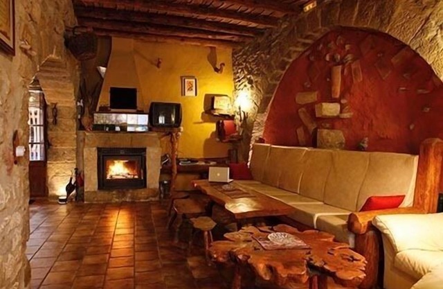 Self catering Art Rustic for 12 people