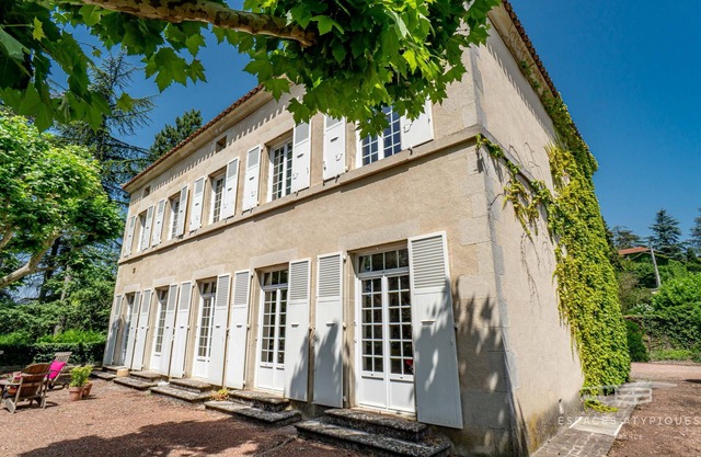 Self-contained apartment in a magnificent estate