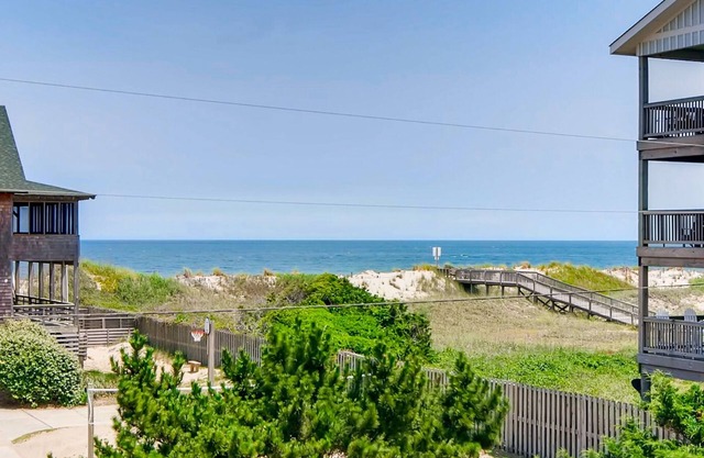 Semi-Oceanfront Dog Friendly Home w/Private Pool, Hot Tub, Foosball, Basketball
