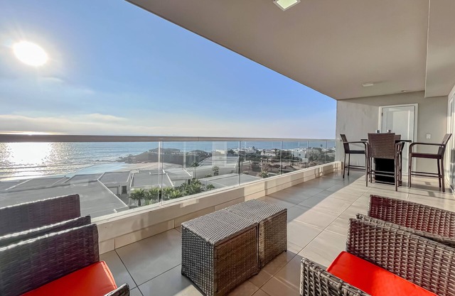 SensetViews-JollaExcellence-Indoorpool&BeachAccess