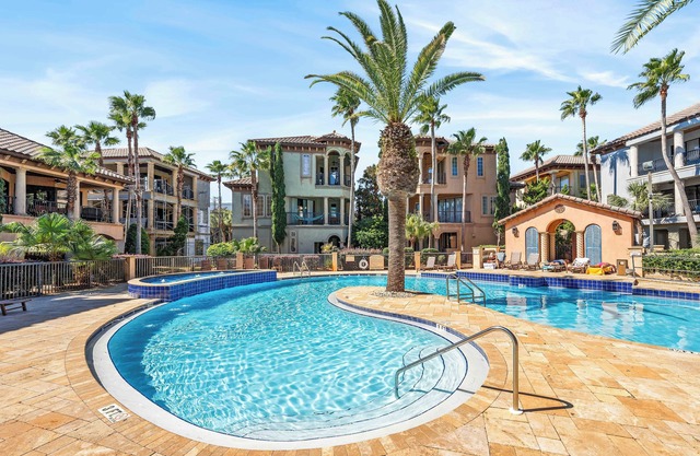 Sept-Oct Reduced!*Lagoon Pool*Heated Spa*Beach Gear!