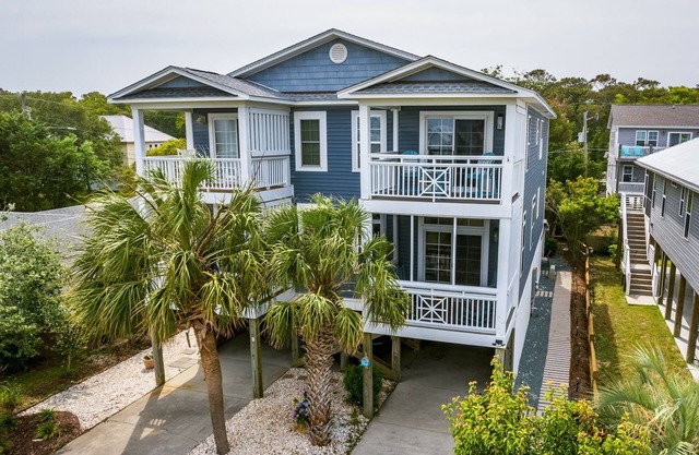 September + October Weekly Discounts! ! 5 Minute Walk to the Beach! Dog Friendly