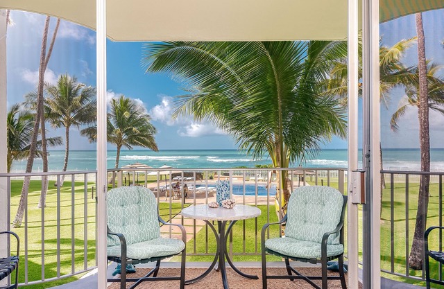 *SERENDIPITY ON THE MOANA - Legal & Oceanfront - Great for Work & Play!*