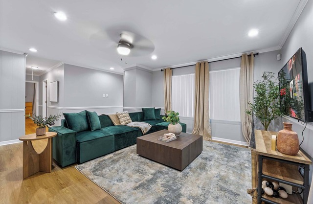 Serene 4BR Oasis in Tinley Park