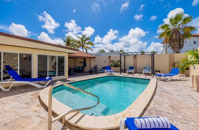 Serene 4BR Palm Beach Villa Beach Rose by Bocobay