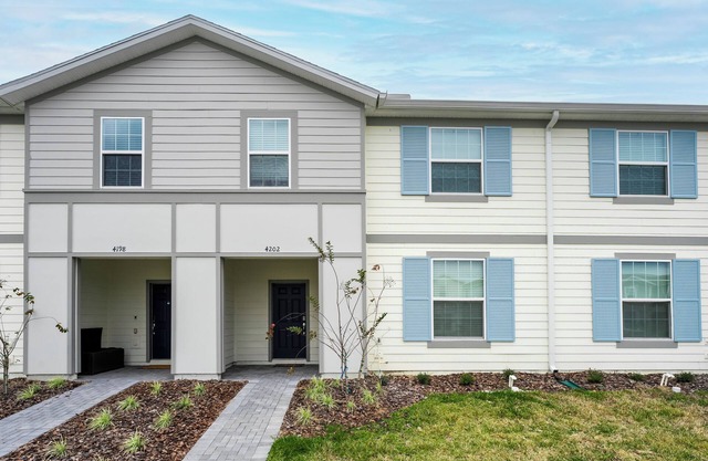 Serene 5-bedroom townhome with Pool near Disney