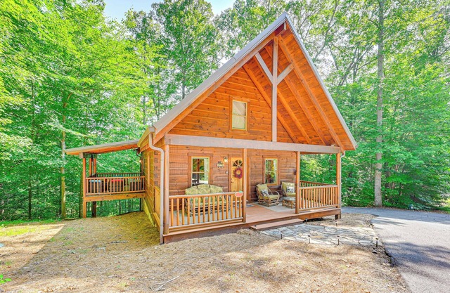 Serene Cabin < 1 Mi to Fairy Stone State Park!