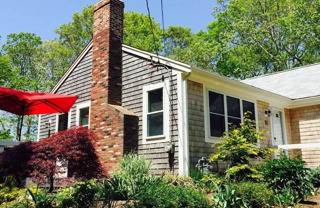 Serene Cape Cod Getaway On A Private Sandy Road - Bayside. Minutes to beaches!