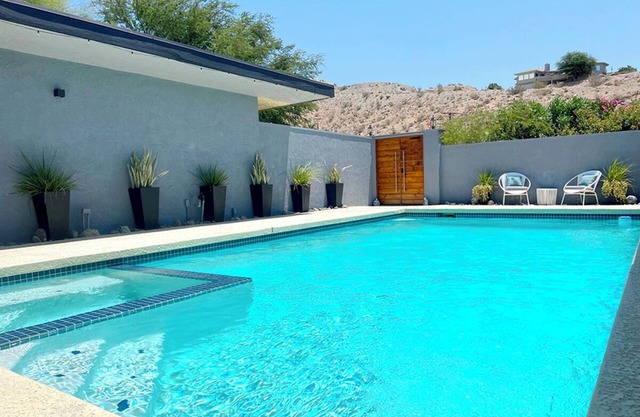 Serene Desert Oasis w/Large Pool and SPECTACULAR Views