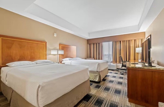 Serene Double Suite Sleeps 4 Prime Location