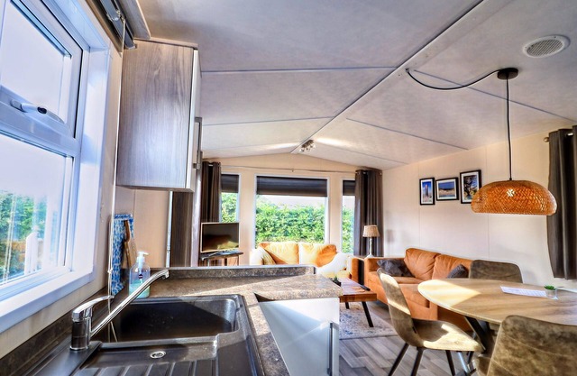 Serene Dune Chalet located between Golf Course and Beach
