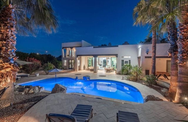 Serene in Scottsdale-5BR w/Pool, Hot Tub + Gym