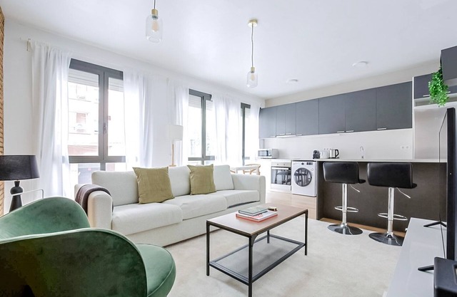 Serene Nova Esq de l'Eixample 2BR w/A/C, W/D & Elev, by Blueground