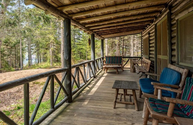 Serene Rustic Cabin in the Heart of Sprucewold, close to town