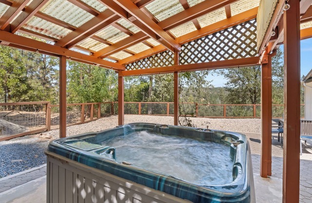 Serene Views with Hot Tub, BBQ, Fire Pit, Game Room