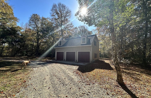 Serenity Cove, a waterfront private retreat .Close to Williamsburg, theme parks.