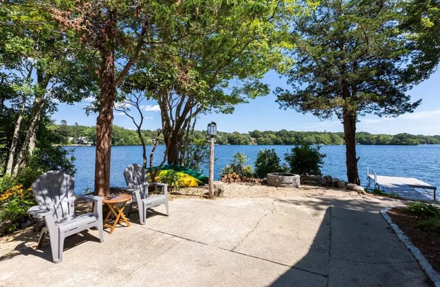Serenity Point Waterfront Cottage