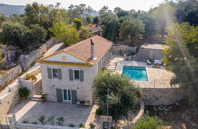 Serenity Villa - Three Bedroom Villa, Sleeps 6