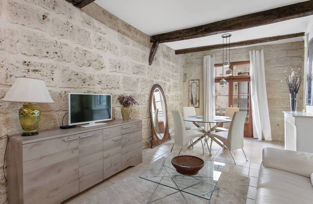 Serinity - 17th century, designer apartment