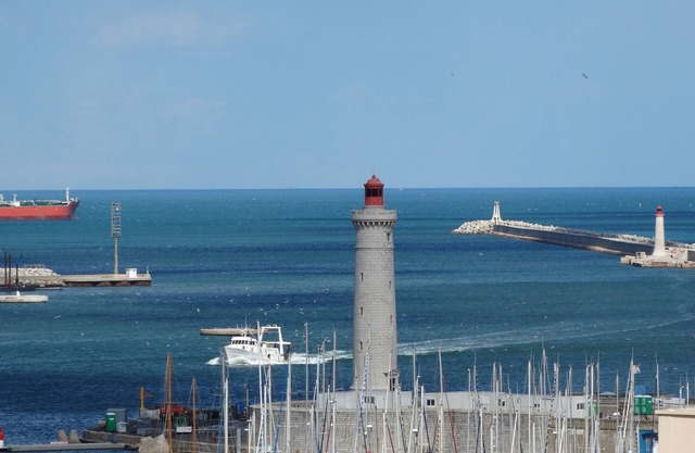 Sète T2 large terrace very nice view pond, near beach and city center