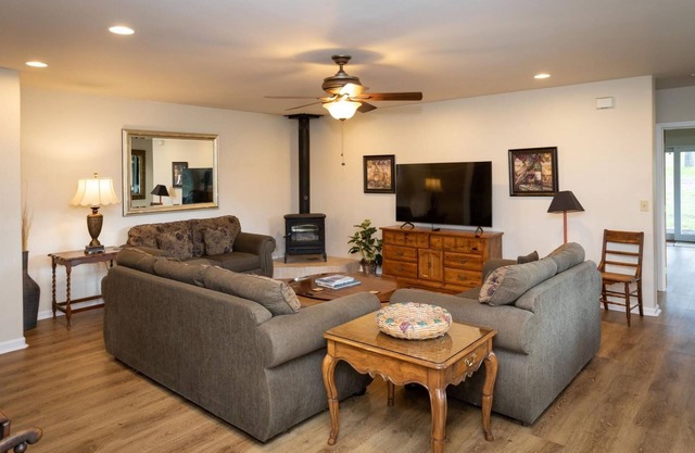 Seven Oaks Ranch Oak House