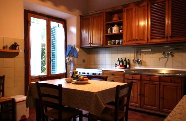 Seventeenth Century Villa 4 Miles Away from Downtown Florence! Pool, A/C, WiFi